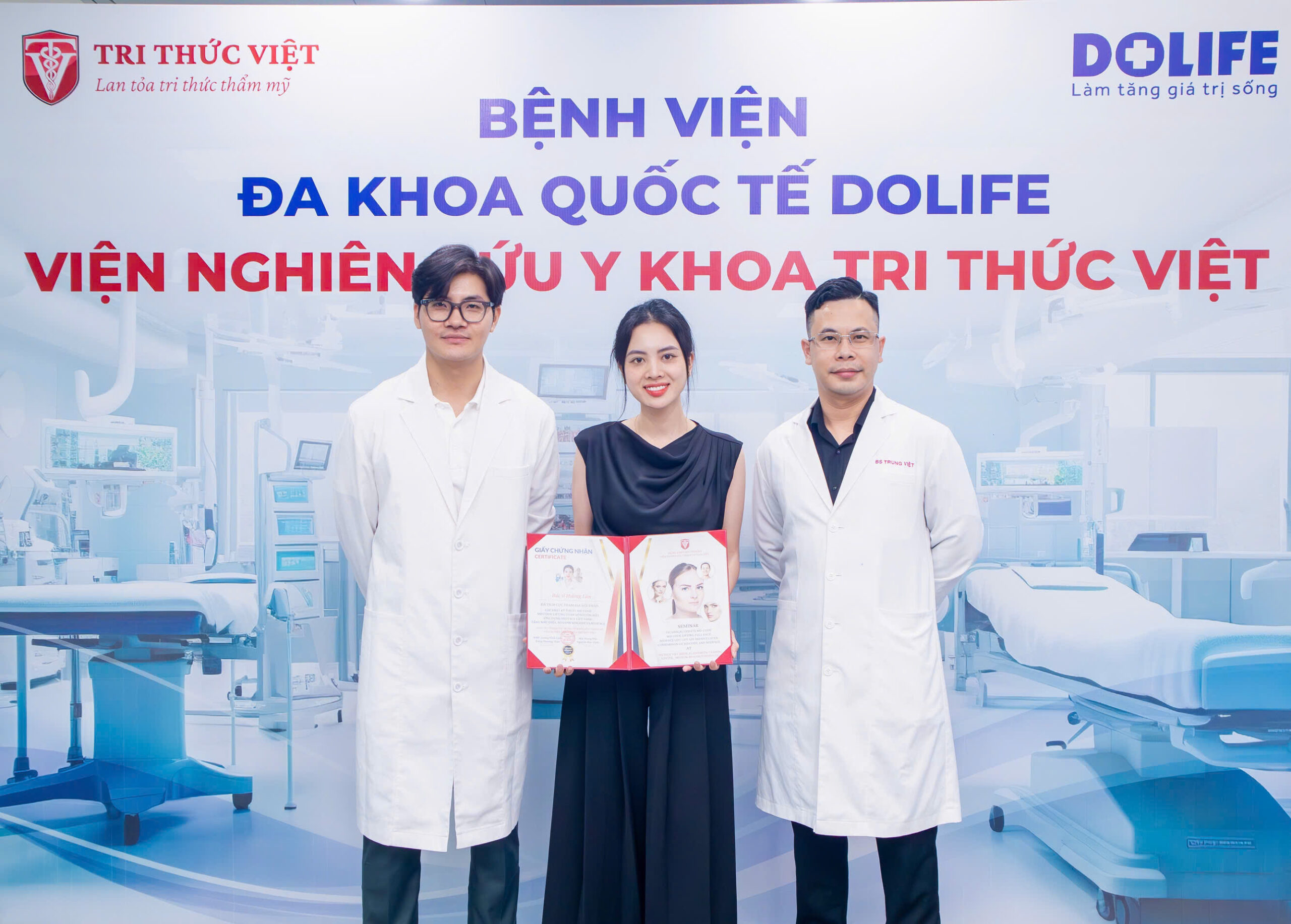 Tầm nhìn và Sứ mệnh 13 z6036090609089 9af7d539dc3639344ef2b34850603dcc 1 scaled