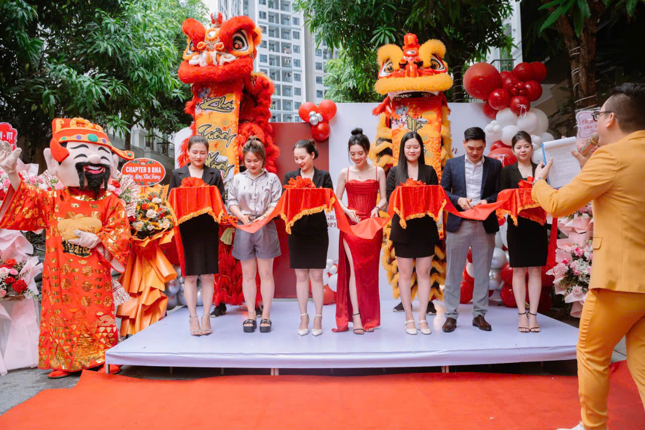 Giới thiệu 2 z6036090611682 2f6e5b58b18c34ae3e220ad6a6f1a689